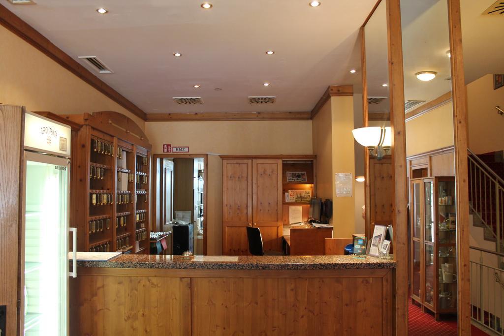 Hotel Gasthof Zur Post München Exteriör bild