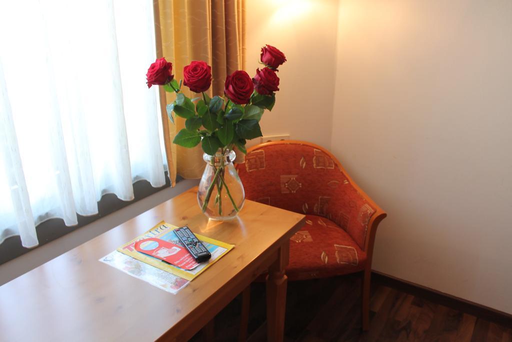 Hotel Gasthof Zur Post München Exteriör bild
