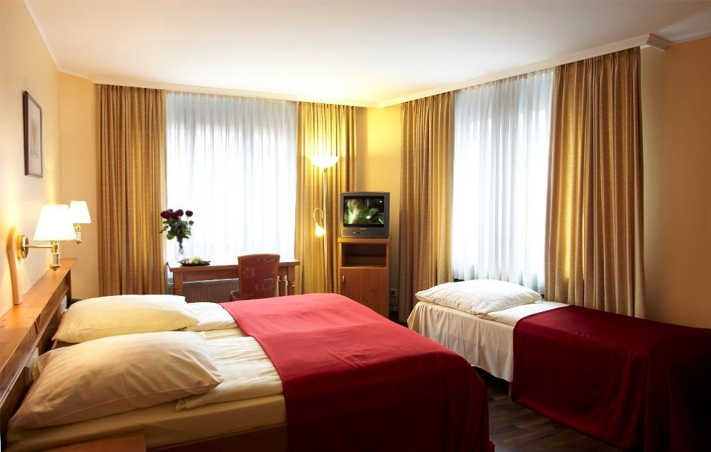 Hotel Gasthof Zur Post München Exteriör bild